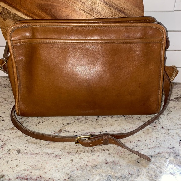 Vintage COACH Swagger British Tan Leather New York City Crossbody Shoulder Bag - Picture 2 of 16